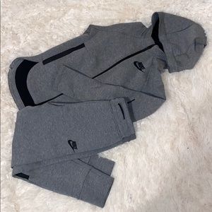 Nike Sportswear Tech Fleece Sweatsuit